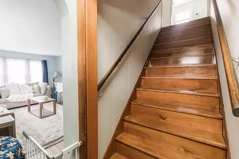 Entry Way - 26 W055 Armbrust Ave, Wheaton, IL 60187 photo 2 of 3