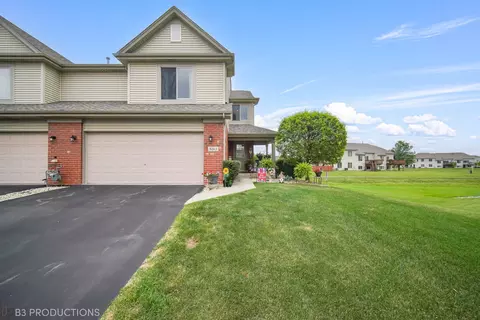 8263 Pecan Pl, Frankfort, IL 60423