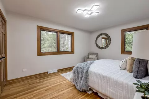 Bedroom - 307 E Blodgett Ave, Lake Bluff, IL 60044 photo 1 of 9