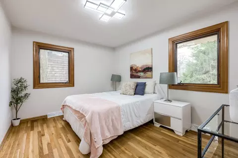 Bedroom - 307 E Blodgett Ave, Lake Bluff, IL 60044 photo 4 of 9