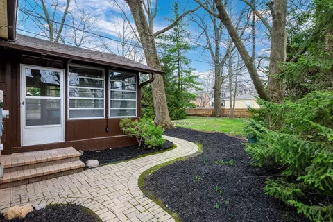 Exterior - 307 E Blodgett Ave, Lake Bluff, IL 60044 photo 6 of 9