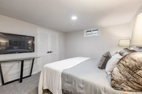 Bedroom - 307 E Blodgett Ave, Lake Bluff, IL 60044 photo 6 of 9