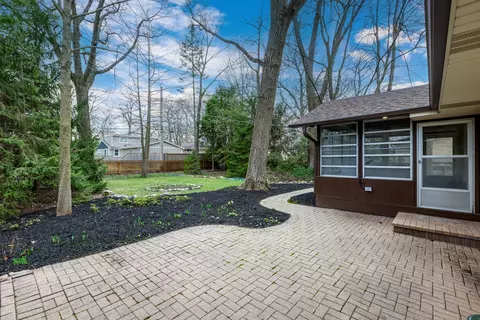 Exterior - 307 E Blodgett Ave, Lake Bluff, IL 60044 photo 7 of 9