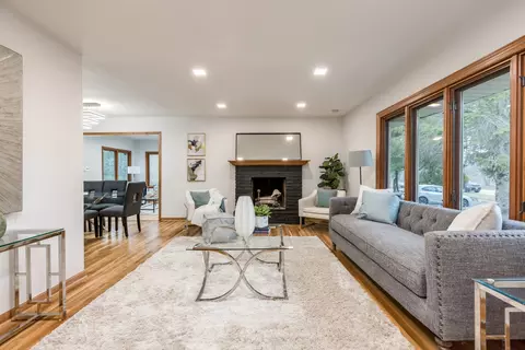 Living - 307 E Blodgett Ave, Lake Bluff, IL 60044 photo 1 of 8