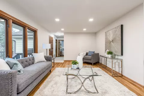 Living - 307 E Blodgett Ave, Lake Bluff, IL 60044 photo 3 of 8