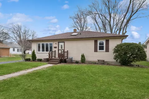 268 Schryver Ave, Woodstock, IL 60098