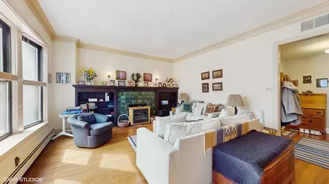 Living - 5442 S Cornell Ave #1, Chicago, IL 60615 photo 2 of 3