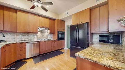 Kitchen - 5442 S Cornell Ave #1, Chicago, IL 60615 photo 1 of 3