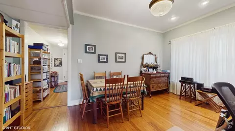 Dining - 5442 S Cornell Ave #1, Chicago, IL 60615 photo 1 of 3