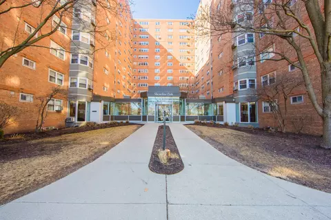 4920 N Marine Dr #411, Chicago, IL 60640