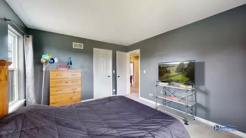 Bedroom - 916 Silver Glen Rd, Mchenry, IL 60050 photo 11 of 11