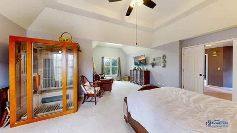 Bedroom - 916 Silver Glen Rd, Mchenry, IL 60050 photo 4 of 11
