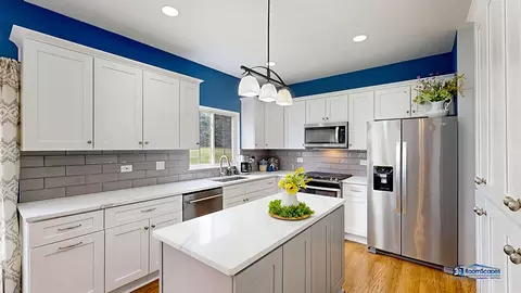 Kitchen - 916 Silver Glen Rd, Mchenry, IL 60050 photo 3 of 5