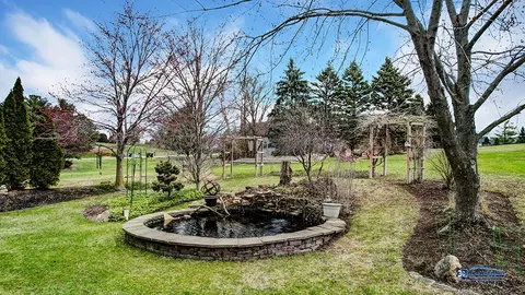 Exterior - 916 Silver Glen Rd, Mchenry, IL 60050 photo 6 of 8