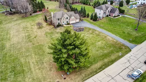 View/Area - 916 Silver Glen Rd, Mchenry, IL 60050 photo 5 of 10