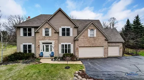 Exterior - 916 Silver Glen Rd, Mchenry, IL 60050 photo 3 of 8