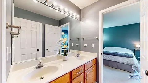 Bath - 916 Silver Glen Rd, Mchenry, IL 60050 photo 6 of 7