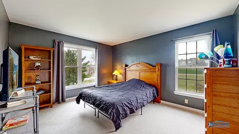 Bedroom - 916 Silver Glen Rd, Mchenry, IL 60050 photo 10 of 11