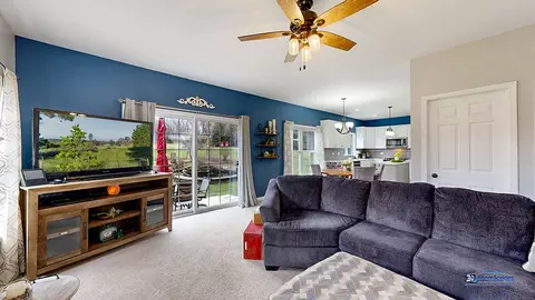 Living - 916 Silver Glen Rd, Mchenry, IL 60050 photo 2 of 4