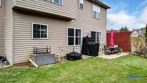 Exterior - 916 Silver Glen Rd, Mchenry, IL 60050 photo 7 of 8