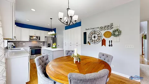 Kitchen - 916 Silver Glen Rd, Mchenry, IL 60050 photo 1 of 5
