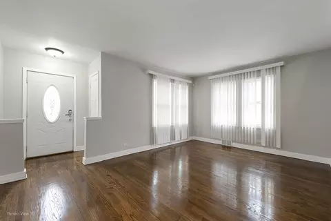 Living - 14905 Springfield Ave, Midlothian, IL 60445 photo 2 of 2