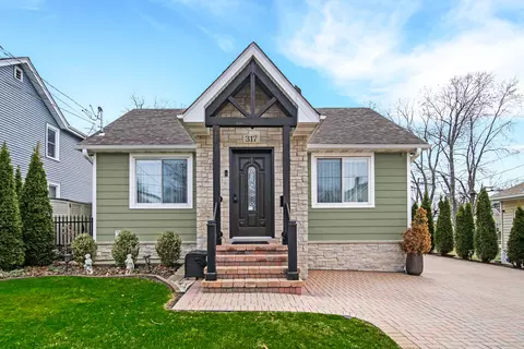 317 Highwood Ave, Highwood, IL 60040