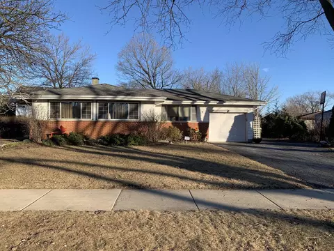 1609 N Walnut Ave, Arlington Heights, IL 60004