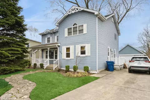 6919 W 96th St, Oak Lawn, IL 60453