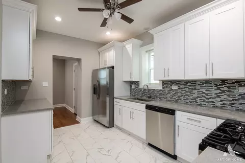 Kitchen - 2610 E 74th Pl, Chicago, IL 60649 photo 2 of 3