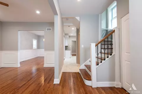 Entry Way - 2610 E 74th Pl, Chicago, IL 60649 photo 1 of 1