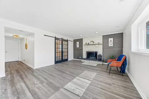 Living - 6923 154th Pl, Oak Forest, IL 60452 photo 1 of 1