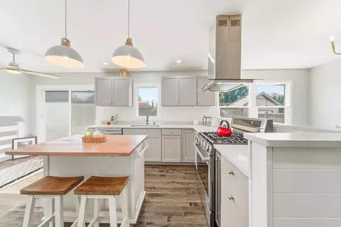 Kitchen - 6923 154th Pl, Oak Forest, IL 60452 photo 1 of 5