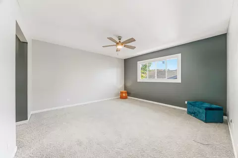Bedroom - 6923 154th Pl, Oak Forest, IL 60452 photo 1 of 6