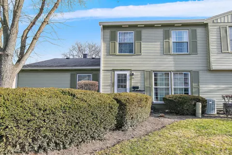 1665 Williamsburg Ct #C, Wheaton, IL 60189