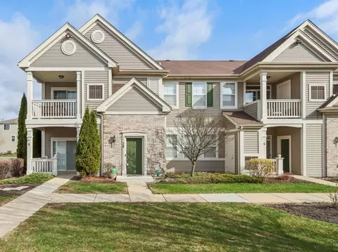 2220 Aurora Dr #28, Pingree Grove, IL 60140