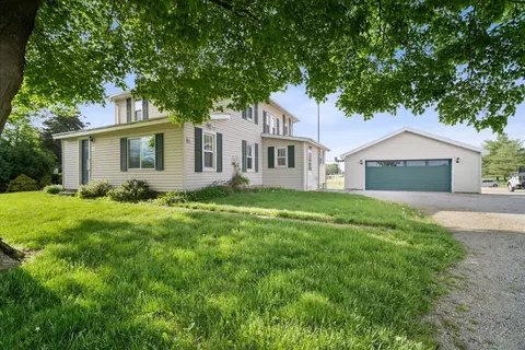 7 N Spencer St, Lexington, IL 61753