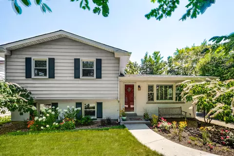1014 W Foster Ave, Lake Bluff, IL 60044