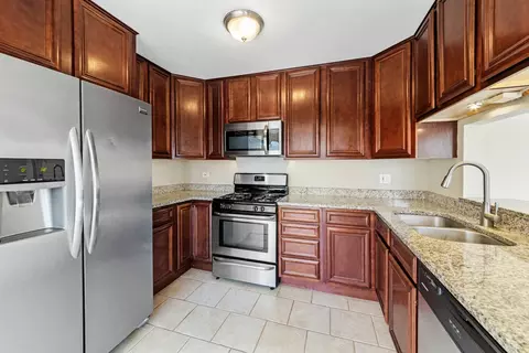 Kitchen - 4795 Amber Cir, Hoffman Estates, IL 60192 photo 1 of 1