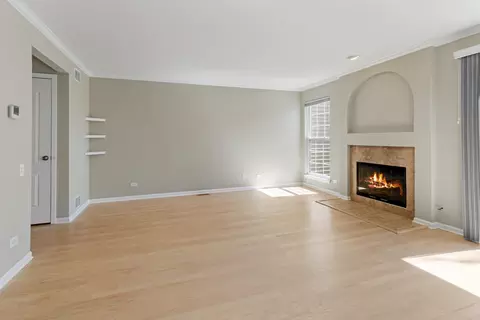 Living - 4795 Amber Cir, Hoffman Estates, IL 60192 photo 2 of 6
