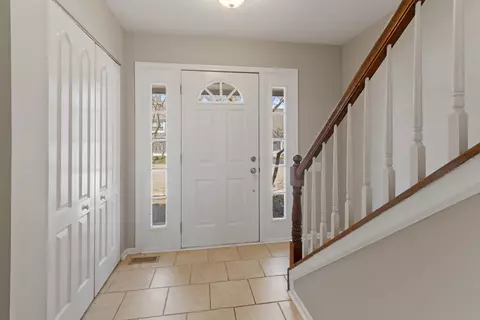 Entry Way - 4795 Amber Cir, Hoffman Estates, IL 60192 photo 1 of 1