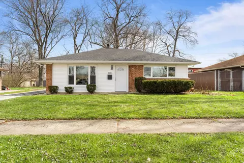 308 Blackhawk Dr, Park Forest, IL 60466