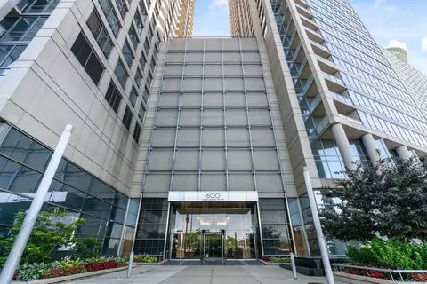 600 N Lake Shore Dr #2110, Chicago, IL 60611