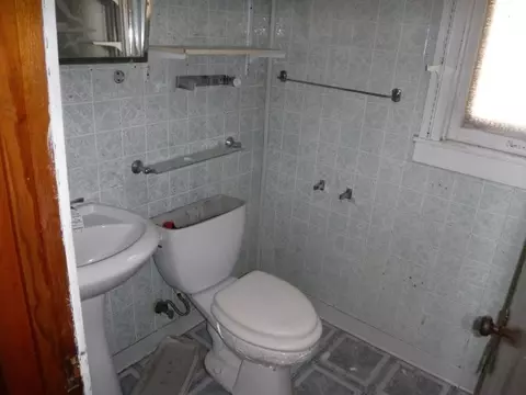 Bath - Undisclosed, Chicago, IL 60620 photo 1 of 2