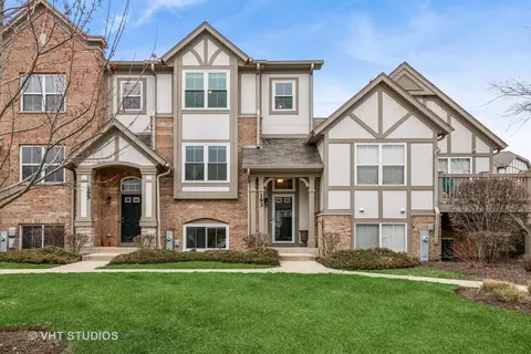 193 Rosehall Dr, Lake Zurich, IL 60047