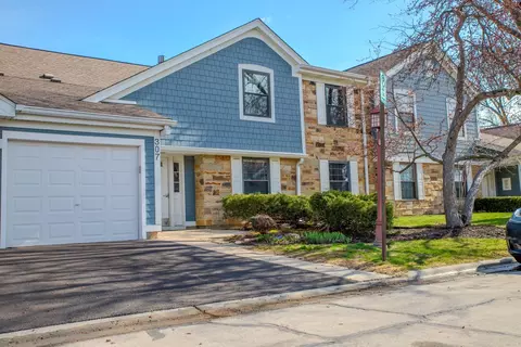 307 Maplewood Ct #B2, Schaumburg, IL 60193