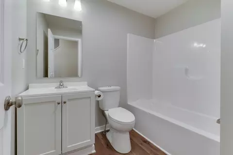 Bath - 911 Empire St, Bloomington, IL 61701 photo 1 of 2