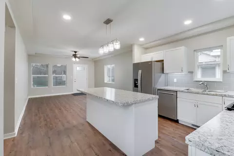 Kitchen - 911 Empire St, Bloomington, IL 61701 photo 3 of 5