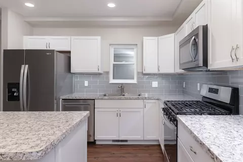Kitchen - 911 Empire St, Bloomington, IL 61701 photo 4 of 5