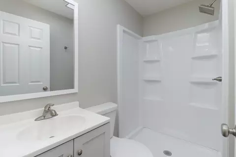 Bath - 911 Empire St, Bloomington, IL 61701 photo 2 of 2